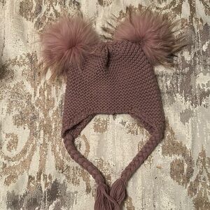 Knitted toddler hat.